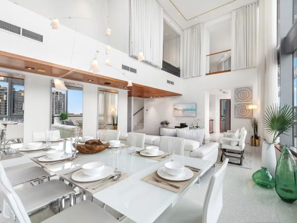Luxury South Beach Vacation Rental- Ocean View Condo with 3 Pools & Spa